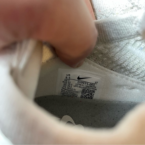 Nike Air VaporMax Flyknit - Picture 9 of 10